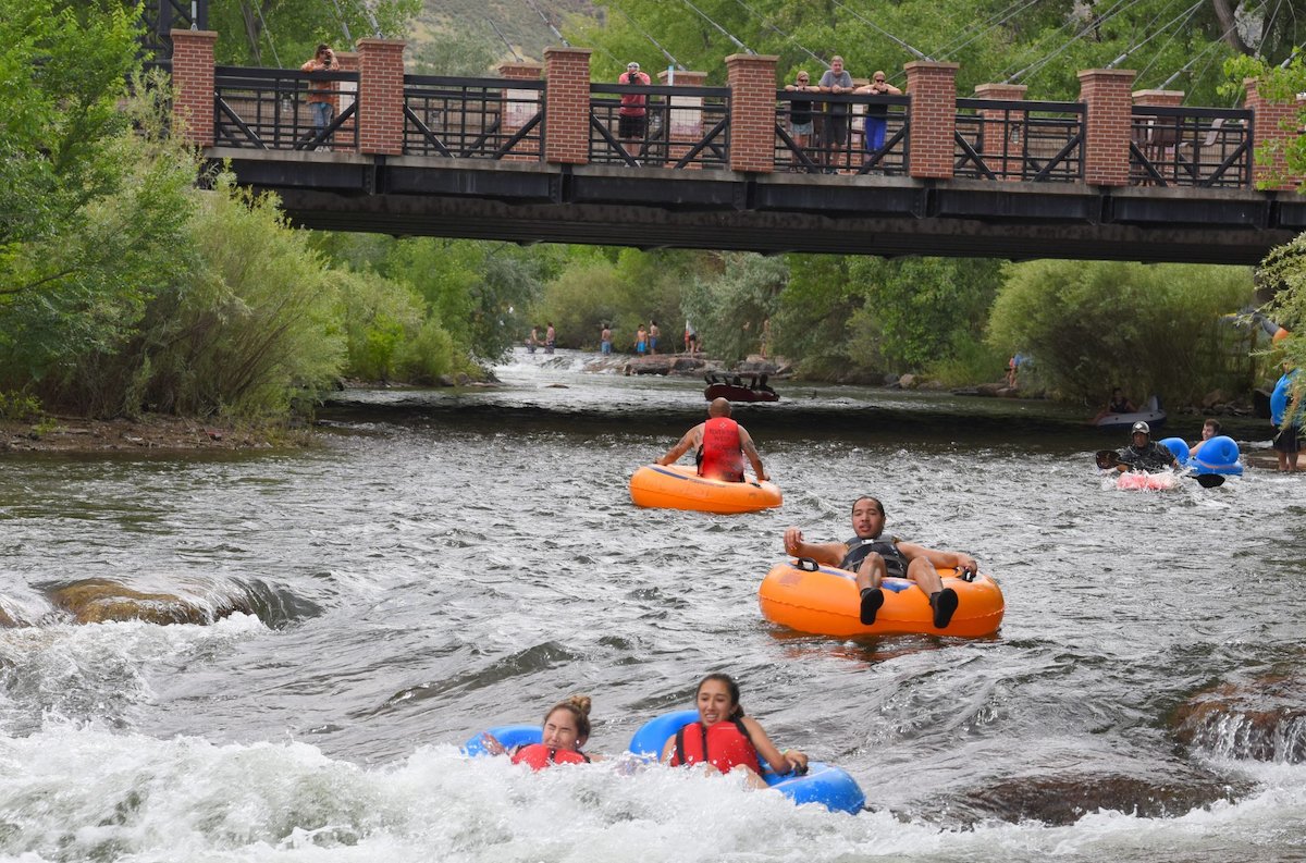 Family tubing Golden