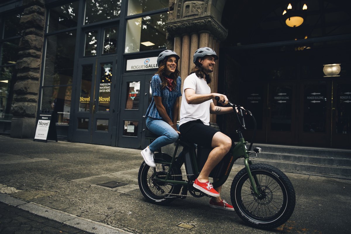 RadRunner Couple Riding